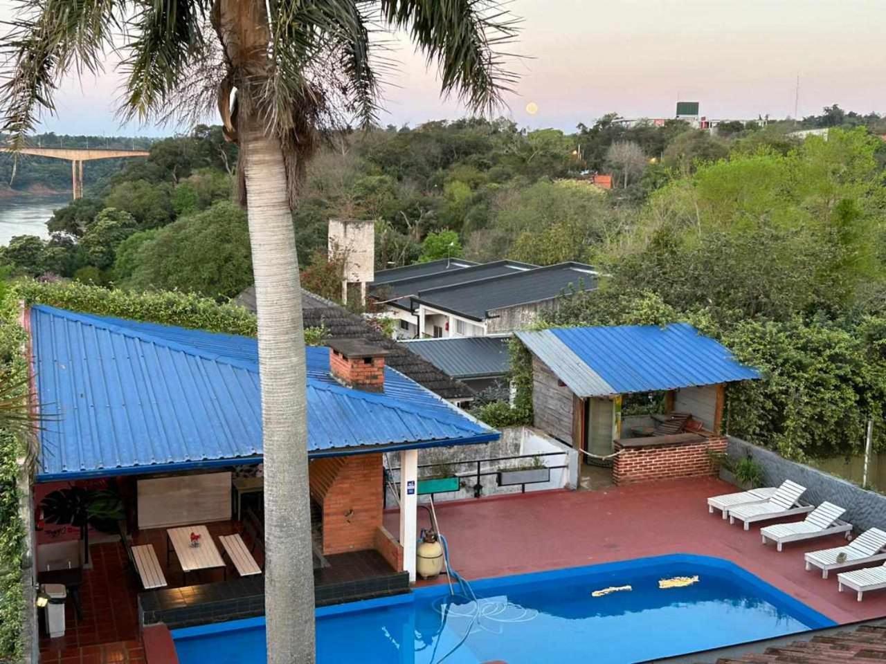Guembe Al Rio Hostel Puerto Iguazu Exterior photo